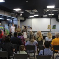 заступник начальника ОВА Андрій Кавунець та учасники виставки