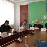 Перша заступниця начальника ОВА Наталя Заболотна з учасниками заходу