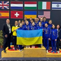 Спортсменів Національної збірної команди України зі спортивної акробатики та їх тренери