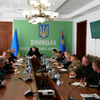 заступник начальника ОВА Олександр Піщик та учасники засідання