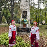 делеговане покладання квіткової композиції до памʼятника Січовим стрільцям та воїнам ОУН-УПА