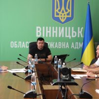 Заступник начальника ОВА Андрій Кавунець та учасники зустрічі
