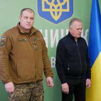 Заступник Начальника ОВА Сергій Здітовецький та командир в/ч 3008 Національної гвардії України полковник Валентин Сірак