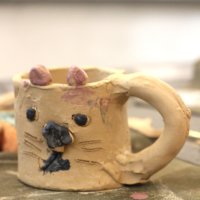 Керамічна чашка, створена дитиною