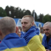 Звільнені з полону захисники