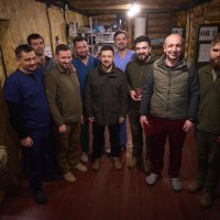 Президент України Володимир Зеленський та учасники зустрічі