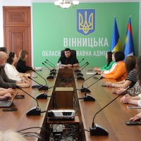 Заступник начальника ОВА Андрій Кавунець та учасники заходу