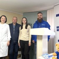 Організаторка заходу Олена Бессараба з учасниками