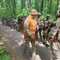 учасники військово-патріотичного вишколу під час інструктажу перед грою в страйкбол