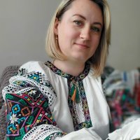 Працівник Департаменту у вишиванці