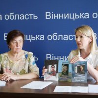 учасниця засідання експертної ради з питань книговидання та директорка Департаменту інформаційної діяльності та комунікацій з громадськістю ОВА Світлана Юзвак