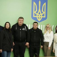 Заступник начальника Вінницької ОВА з питань цифрового розвитку, цифрових трансформацій і цифровізації (CDTО) Андрій Кавунець, координатор Програми EGAP з цифровізації регіонів Сергій Гунько та учасники зустрічі