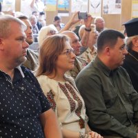 Заступник Начальника ОВА Андрій Кавунець, заступник директора Департаменту охорони здоров’я та реабілітації ОВА Тетяна Бондаренко та учасники заходу